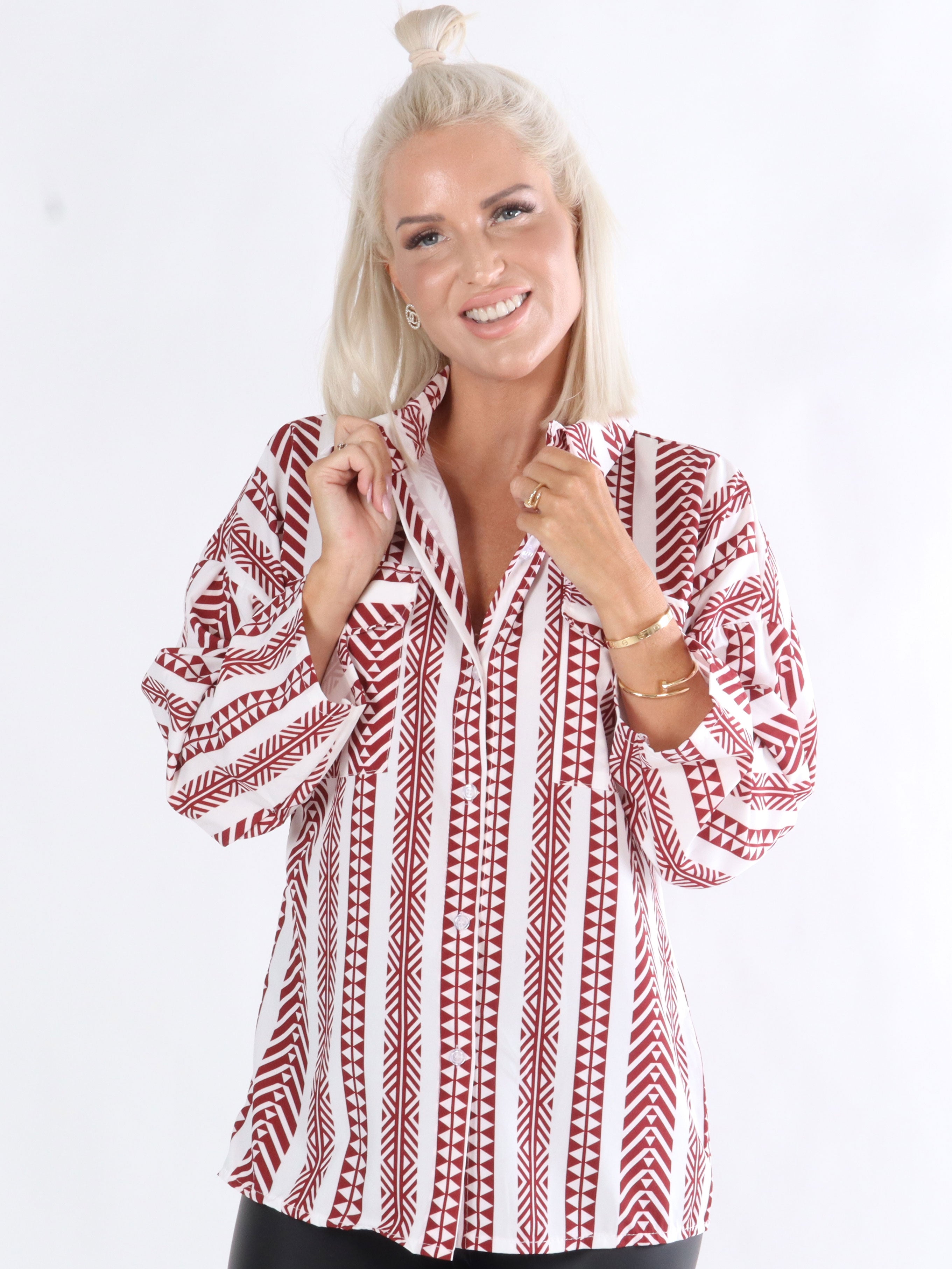 Alli - Hvid skjorte med mønster